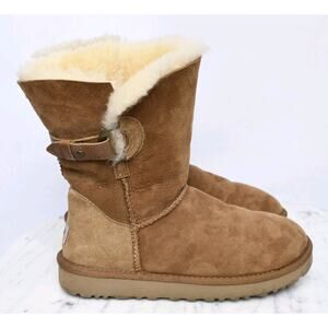 UGG Size 7 Chestnut Nash Pull On Short Snow Boots Brown Suede Sheepskin Outdoor